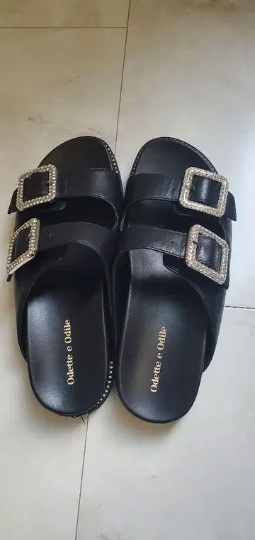 오데뜨 앤 오딜 비쥬 더블 벨트 샌들 36
