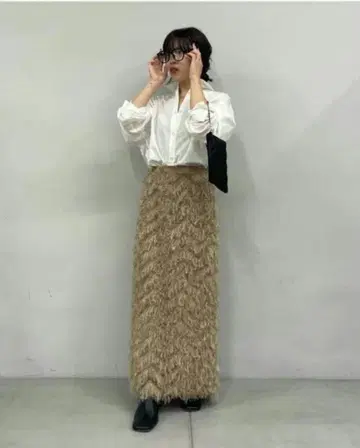 새상품급 개럴개런트 플래피 세미 타이트 스커트 베이지