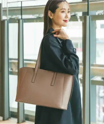 컨디션 최상 GLOBAL WORK A4 사이즈 대용량 포켓 토트백