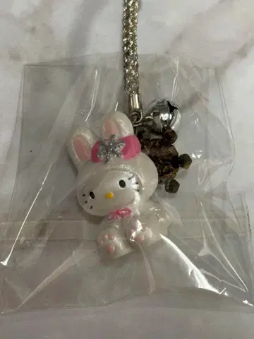 홋카이도 한정 2000년 산리오 헬로키티 눈토끼 스트랩