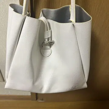 [ 새상품급 ] 키타무라 화이트 토트백 파우치 포함 A4 수납 가능