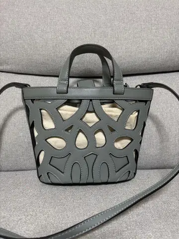 ZARA 스카이블루 바스켓백
