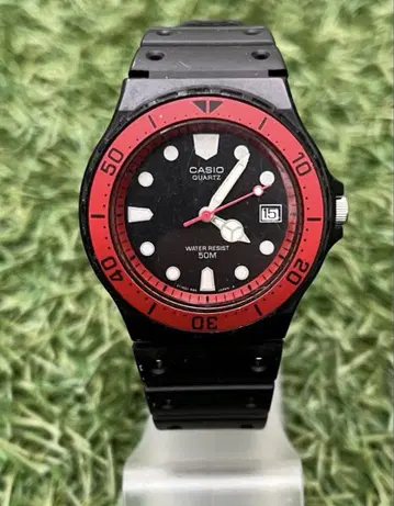 CASIO 쿼츠 시계 50M 방수 고무 벨트 블랙 레드