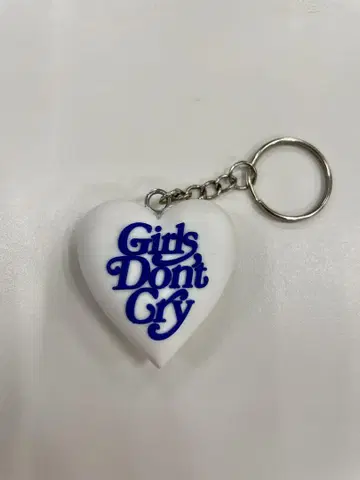 Girls Don't Cry 하트형 키링