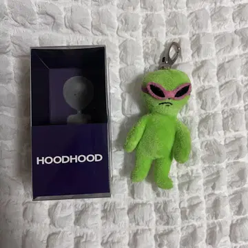 HOODHOOD 에이리언 키링 카리나 착용
