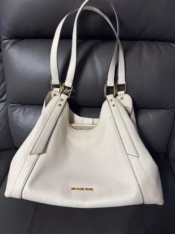 마이클코어스 ARLO 센터 지퍼 트리플 숄더 라지 숄더