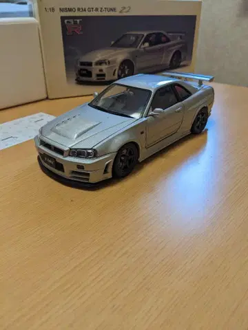 오토아트 1/18 닛산 스카이라인 GT-R R34 니스모 Z튠