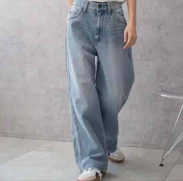 라이트 블루 스트레이트 데님