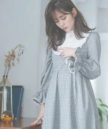 LODISPOTTO 스즈키 아이리 착용 로얄 프릴 원피스