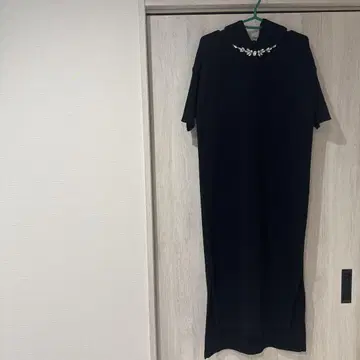 택 포함 새상품 RADY 블랙 후드 부착 비쥬 장식 롱 원피스