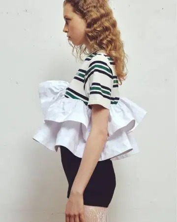 Bibiy. 페플럼 보더 tee