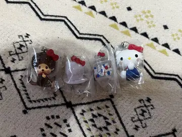 미사용 새상품 몬치치 x 헬로키티 메지루시 액세서리 4종 세트