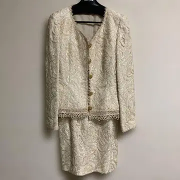 J&R 아이보리 자수 레이스 스커트 수트