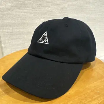 블랙 삼각형 자수 캡 HUF