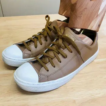 컨버스 베이지 가죽 스니커즈 23cm