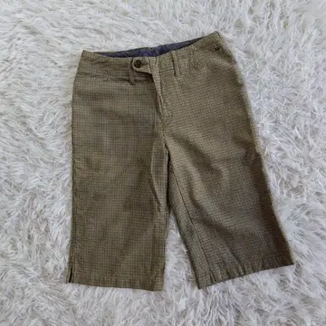 체크 무늬 하프 팬츠 베이지 계열