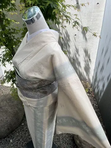 고급 견직 기모노