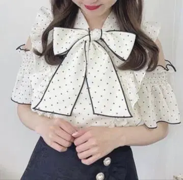 evelyn 숄더 리본 tp