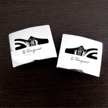 810 페라가모 신발 플레이트 귀찌 실버 컬러 이탈리아제