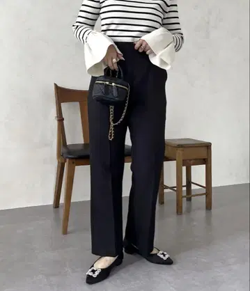 슬림 라인 무릎 아래 스트레이트 팬츠