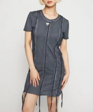 DANGLE WASH CUT 원피스