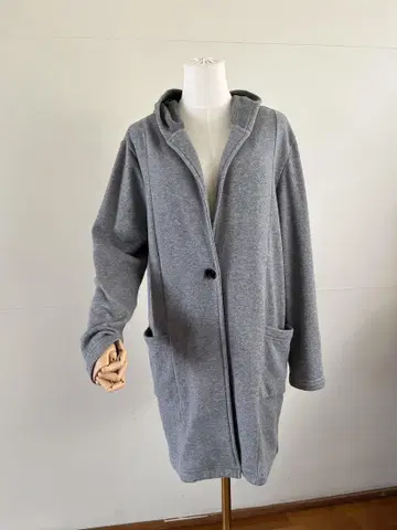 후드 부착 그레이 롱 코트