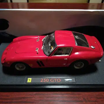 페라리 250 GTO 1/18 스케일 ELITE