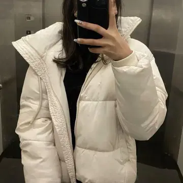 ZARA 화이트 패디드 자켓