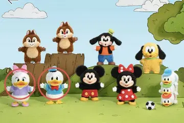 Mickey family POP MART 도날드 데이지