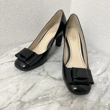 미사용급 아카쿠라 리본 포함 블랙 에나멜 펌프스 스퀘어 24cm 일본제