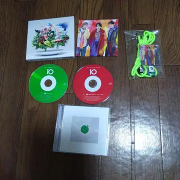 CD 1장과 BluRay 1장 특전 스트랩 포함 세트