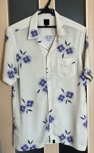 프리티 그린 셔츠 꽃무늬 카라 부착