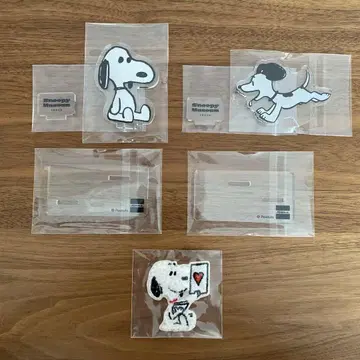 SNOOPY 스누피 스누피 뮤지엄 아크릴 스탠드 자수 스티커