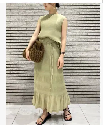 미라 오웬 마조리카 플리츠 셋업 슬리브리스 스커트