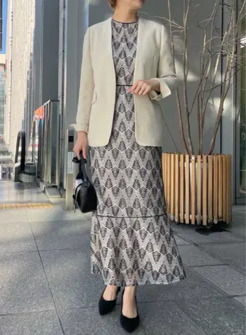 어반 리서치 LA MAISON 리프 레이스 페플럼 원피스 드레스