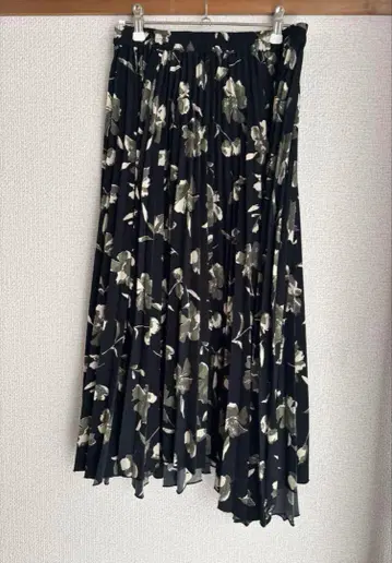 AZUL BY MOUSSY 꽃무늬 플리츠 롱 스커트 M 사이즈