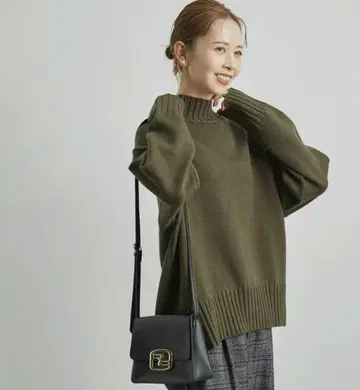 [ 새상품급 ] 로페피크닉 워셔블 백슬릿 니트 풀오버 카키 38