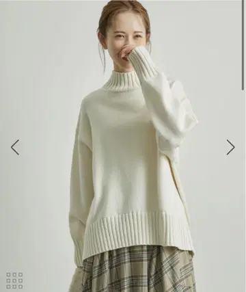 [ 새상품급 ] 로페피크닉 워셔블 백 슬릿 니트 풀오버 아이보리