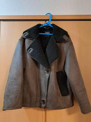 ZARA 스웨이드풍 보아 코트