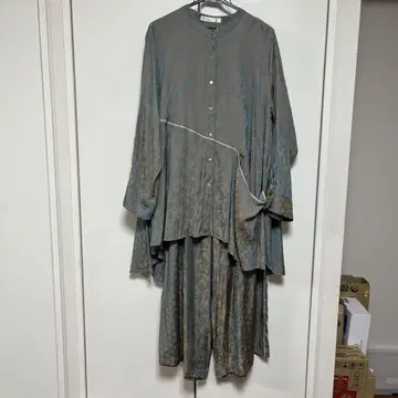 애즈나우애즈오라카 15호 광택 팬츠 셋업