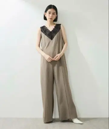 V넥 레이스 올인원