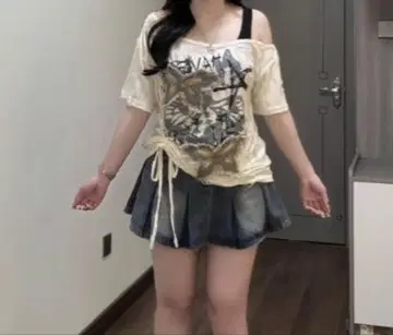 크림색 나비 모티브 오프숄더 T셔츠 S사이즈 152491