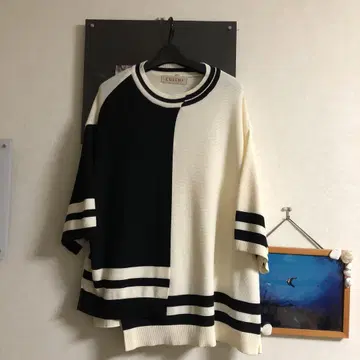 CULLNI 스위칭 리브 니트 비대칭 바이컬러 반팔