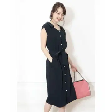JUSGLITTY 프렌치 슬리브 펄 버튼 넥 오픈 원피스