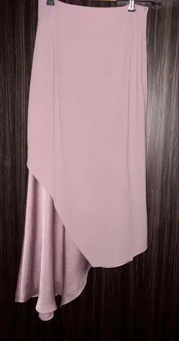 비대칭 핑크 롱 스커트