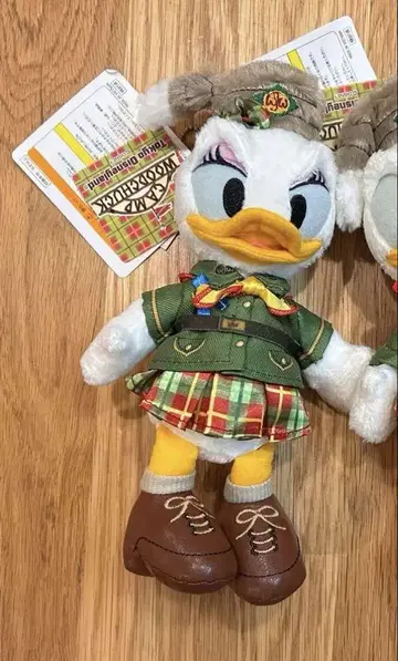 디즈니 캠프우드척 데이지 도날드 인형 배지