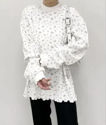 와플 오버 상의 U by SPICK&SPAN