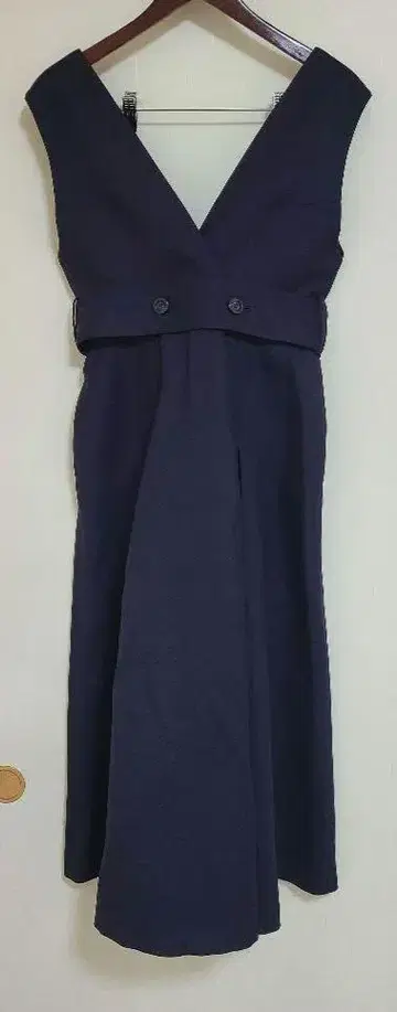 UJOH V-NECK Flare Dress 오버롤 스커트