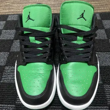 AJ1 로우 파인 그린