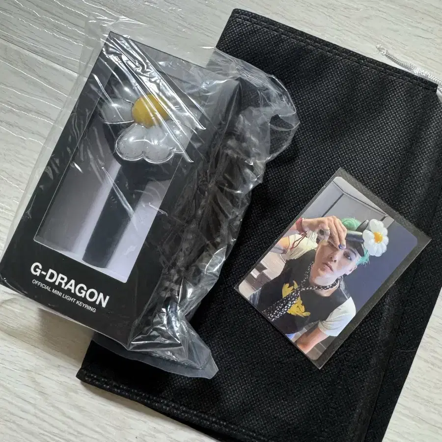 【正規品】G-DRAGON Übermensch ミニライトキーリング 楽天市場】G-DRAGON [ MINI LIGHT KEYRING ] G-DRAGON OFFICIAL